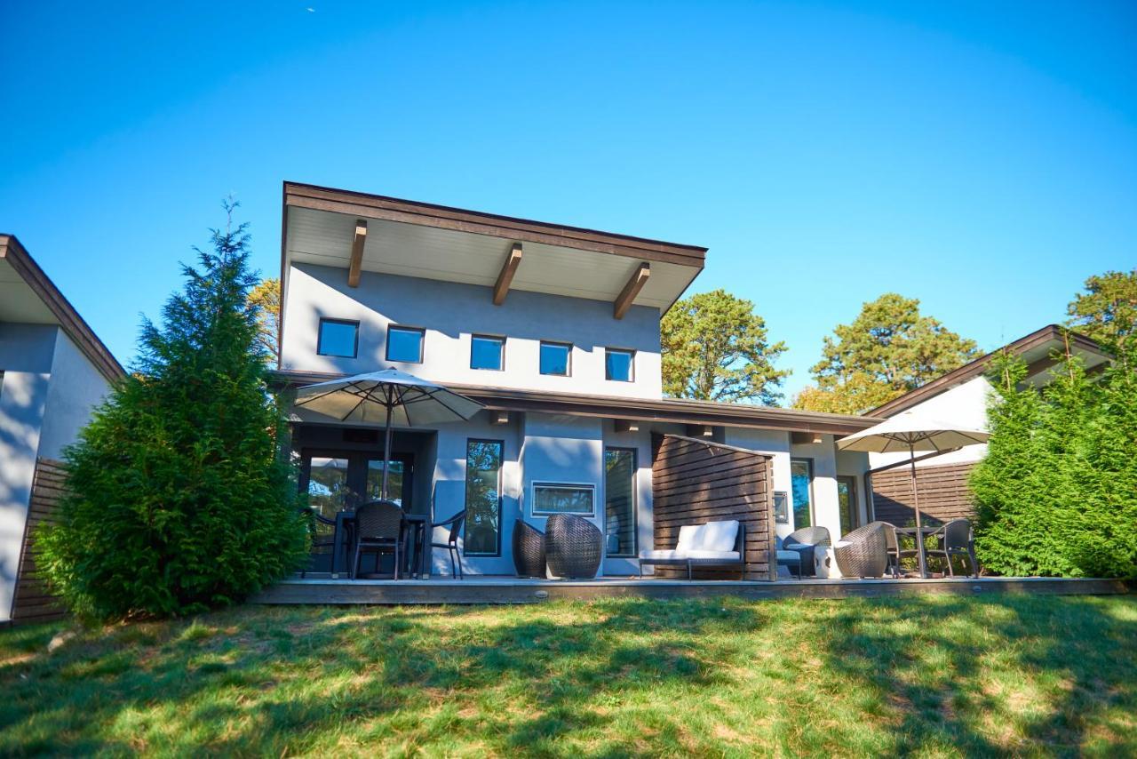 The Hampton Maid Hotel Hampton Bays Bagian luar foto